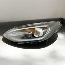 Load image into Gallery viewer, Frontscheinwerfer Ford Fiesta 32657867 Links Scheinwerfer Headlight SCH2811953470to