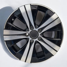 Load image into Gallery viewer, 1x Alufelge 17 Zoll 7.0&quot; 5x112 44 5ET Glanz Schwarz A2064017100 Mercedes-Benz