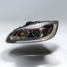 Load image into Gallery viewer, Frontscheinwerfer Volvo S60 V60 31420261 Xenon Links Scheinwerfer Headlight SCH8968305633wt