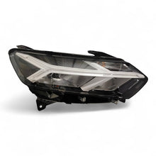 Laden Sie das Bild in den Galerie-Viewer, Frontscheinwerfer Dacia Sandero III Logan Jogger 260107920R LED Rechts Headlight