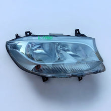 Laden Sie das Bild in den Galerie-Viewer, Frontscheinwerfer Mercedes-Benz Sprinter A9109060100 Rechts Headlight