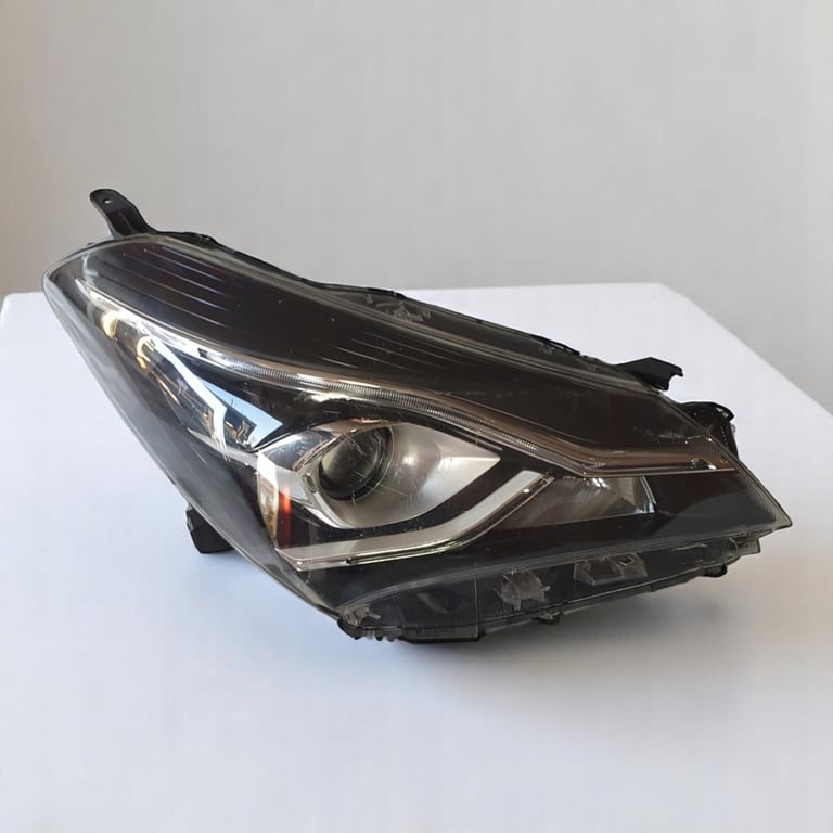 Frontscheinwerfer Toyota Yaris Rechts Scheinwerfer Headlight