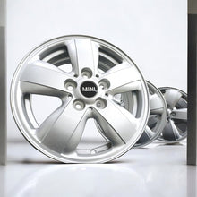 Laden Sie das Bild in den Galerie-Viewer, 4x Alufelge 15 Zoll 5.5&quot; 5x112 46ET Glanz Silber 6855101 Mini Rim Wheel