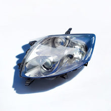Laden Sie das Bild in den Galerie-Viewer, Frontscheinwerfer Toyota Auris 81150-02530 Xenon Links Scheinwerfer Headlight