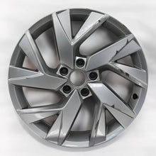 Laden Sie das Bild in den Galerie-Viewer, 1x Alufelge 18 Zoll 7.0&quot; 5x112 43ET Glanz Silber 5NA601025 VW Rim Wheel