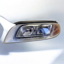 Laden Sie das Bild in den Galerie-Viewer, Frontscheinwerfer Volvo V70 III 31283915 Xenon Links Scheinwerfer Headlight