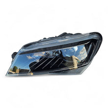 Laden Sie das Bild in den Galerie-Viewer, Frontscheinwerfer Skoda Superb 3V1941015B 1ZS01193925 Links Headlight SCH2319136720wy