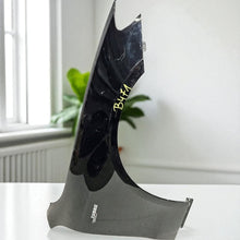 Laden Sie das Bild in den Galerie-Viewer, Kotflügel Mercedes-Benz Coupe A2388810201 Vorne Rechts Schwarz