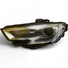 Load image into Gallery viewer, Frontscheinwerfer Audi A3 8V0941005E Xenon Ein Stück (Rechts oder Links)