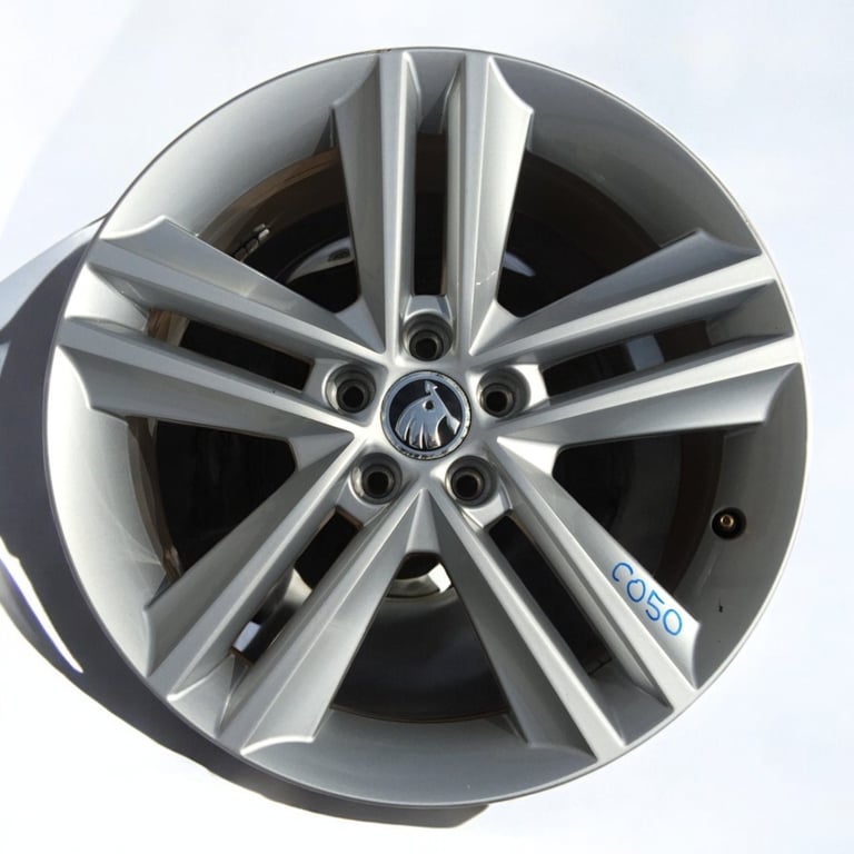 1x Alufelge 17 Zoll 7.0" 5x100 46ET 5JA601025E Skoda Rapid Rim Wheel