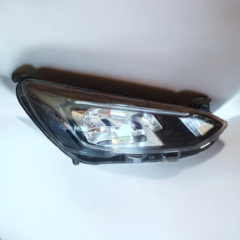 Frontscheinwerfer Ford Focus MX7B-13E014-CD LED Rechts Scheinwerfer Headlight