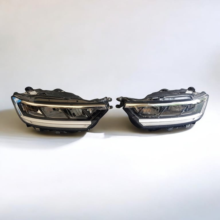 Frontscheinwerfer VW Troc T-Roc 260104095R 260608054R Rechts oder Links SCH6789096597kb