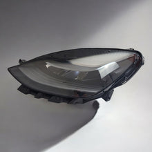 Load image into Gallery viewer, Frontscheinwerfer Tesla Model 3 1514952-00-D Links Scheinwerfer Headlight