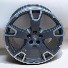 Load image into Gallery viewer, 1x Alufelge 20 Zoll 9.0&quot; 5x114.3 40 5ET Matt Schwarz 670044701 Maserati Levante
