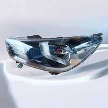 Load image into Gallery viewer, Frontscheinwerfer Kia Rio IV Links Scheinwerfer Headlight