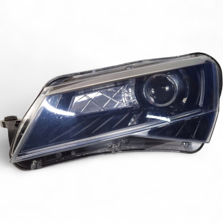 Frontscheinwerfer Skoda Superb III 3V1941015A Xenon Links Scheinwerfer Headlight
