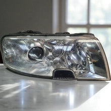 Laden Sie das Bild in den Galerie-Viewer, Frontscheinwerfer Skoda Superb I AWU14169 Xenon Rechts Scheinwerfer Headlight