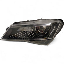 Laden Sie das Bild in den Galerie-Viewer, Frontscheinwerfer Skoda Superb III 3V1941015B Xenon Rechts oder Links