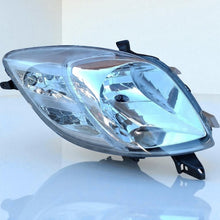Load image into Gallery viewer, Frontscheinwerfer Toyota Yaris Rechts Scheinwerfer Headlight