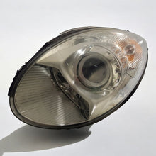 Laden Sie das Bild in den Galerie-Viewer, Frontscheinwerfer Mercedes-Benz W251 A2518202561 Links Scheinwerfer Headlight