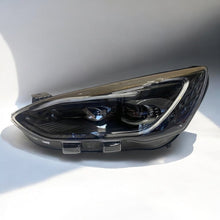 Laden Sie das Bild in den Galerie-Viewer, Frontscheinwerfer Ford Focus JX7B-13E017-CH LED Links Scheinwerfer Headlight SCH1928225104nx