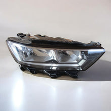 Laden Sie das Bild in den Galerie-Viewer, Frontscheinwerfer VW T Roc 2GA941006B Halogen Rechts Scheinwerfer Headlight