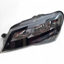 Laden Sie das Bild in den Galerie-Viewer, Frontscheinwerfer Skoda Superb III 3V1941015 Ein Stück (Rechts oder Links)