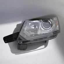 Laden Sie das Bild in den Galerie-Viewer, Frontscheinwerfer Skoda Yeti 5L1941015C Xenon Links Scheinwerfer Headlight
