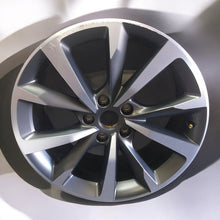 Laden Sie das Bild in den Galerie-Viewer, 1x Alufelge 18 Zoll 7.5&quot; 5x112 46ET 5FA601025E Seat Leon Rim Wheel