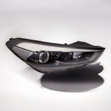 Load image into Gallery viewer, Frontscheinwerfer Hyundai Tucson 92102-D7100 SKU12000 Rechts Headlight