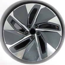 Laden Sie das Bild in den Galerie-Viewer, 1x Alufelge 19 Zoll 8.0&quot; 5x112 45ET Glanz Grau 11A601025 Mg Id.4 Rim Wheel