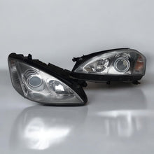 Laden Sie das Bild in den Galerie-Viewer, Frontscheinwerfer Mercedes-Benz 2218202061 Ein Stück (Rechts oder Links) SCH1677143186tq