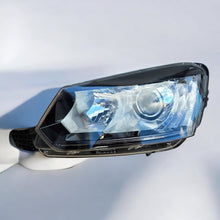 Load image into Gallery viewer, Frontscheinwerfer Skoda Yeti 5L1941015 Xenon Links Scheinwerfer Headlight