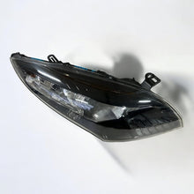 Laden Sie das Bild in den Galerie-Viewer, Frontscheinwerfer Renault Megane III 260103187R LED Rechts Headlight