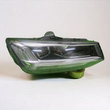 Laden Sie das Bild in den Galerie-Viewer, Frontscheinwerfer Audi Q2 81A941774 LED Rechts Scheinwerfer Headlight