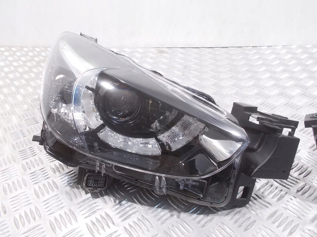 Frontscheinwerfer Mazda 2 Dl D09K-51040 D09K-51030 LED Rechts oder Links