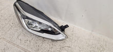 Laden Sie das Bild in den Galerie-Viewer, Frontscheinwerfer Ford Fiesta LED Rechts Scheinwerfer Headlight