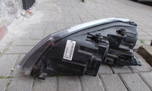 Load image into Gallery viewer, Frontscheinwerfer Seat Alhambra Sharan 7N5941752 Xenon Rechts Headlight