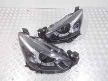 Laden Sie das Bild in den Galerie-Viewer, Frontscheinwerfer Mazda 2 Dl D09K-51040 D09K-51030 LED Rechts oder Links