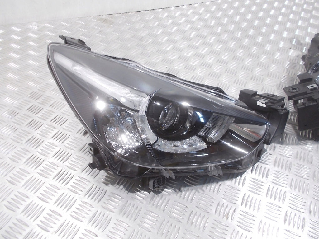 Frontscheinwerfer Mazda 2 Dl D09K-51040 D09K-51030 LED Rechts oder Links