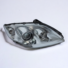 Laden Sie das Bild in den Galerie-Viewer, Frontscheinwerfer Renault Laguna III 260100035R 89901837 Xenon Rechts Headlight