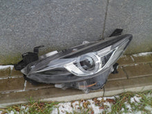 Laden Sie das Bild in den Galerie-Viewer, Frontscheinwerfer Mazda 3 BHR2-51040 Xenon Links Scheinwerfer Headlight