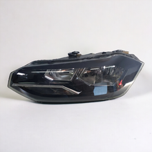 Laden Sie das Bild in den Galerie-Viewer, Frontscheinwerfer VW Polo 2G1941005 LED Links Scheinwerfer Headlight